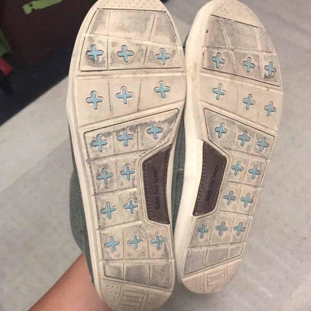 COPY - Toms - Picture 3 of 3